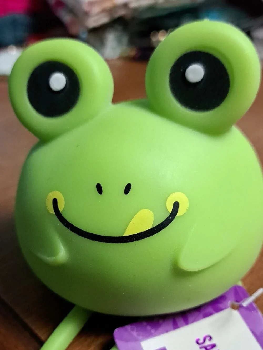 Green Frog Sand Buddy For Stress - Picture 3 of 3